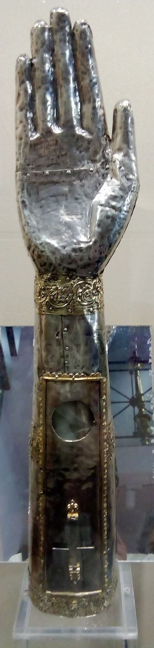 Braccio reliquario ossa santi Ippolito e Dorotea 1308