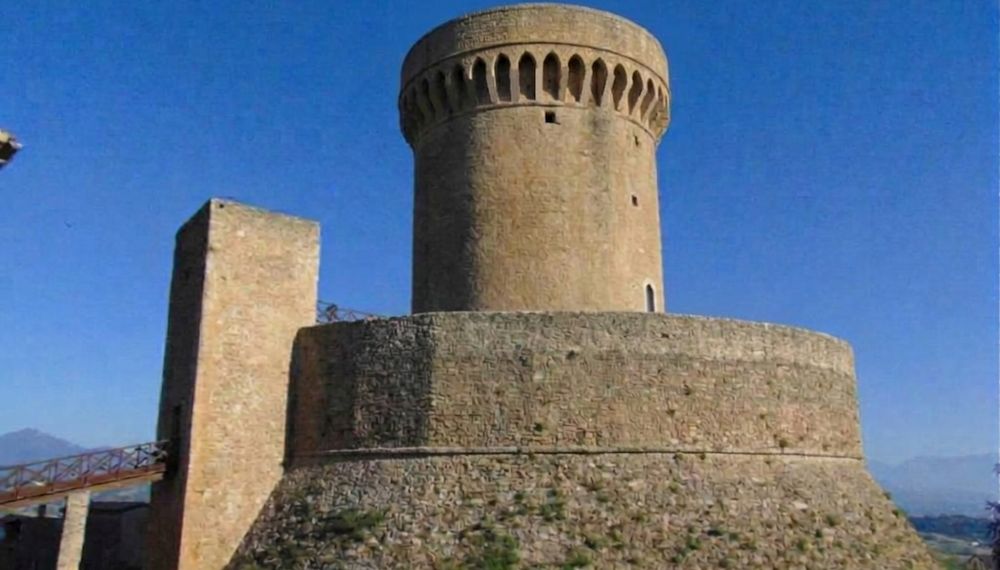 Torre con beccatelli