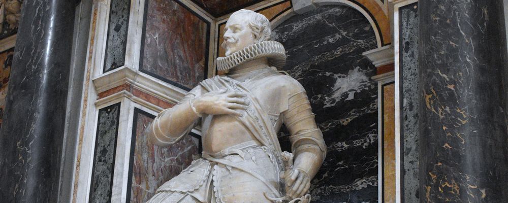 Particolare della statua di Antonino Firrao